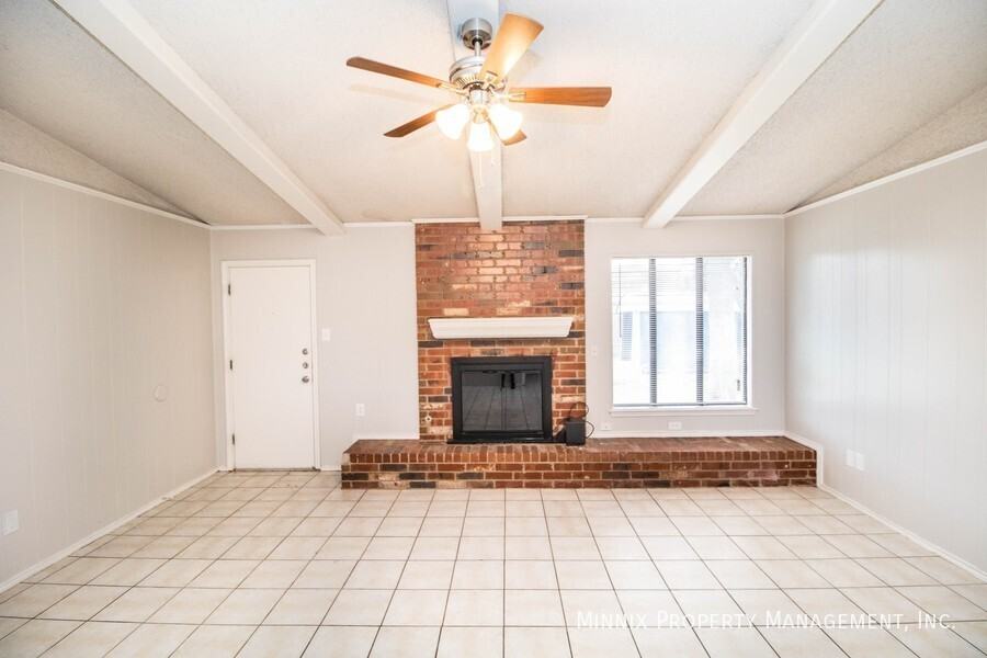 6111 10th Dr - Photo 4 of 33