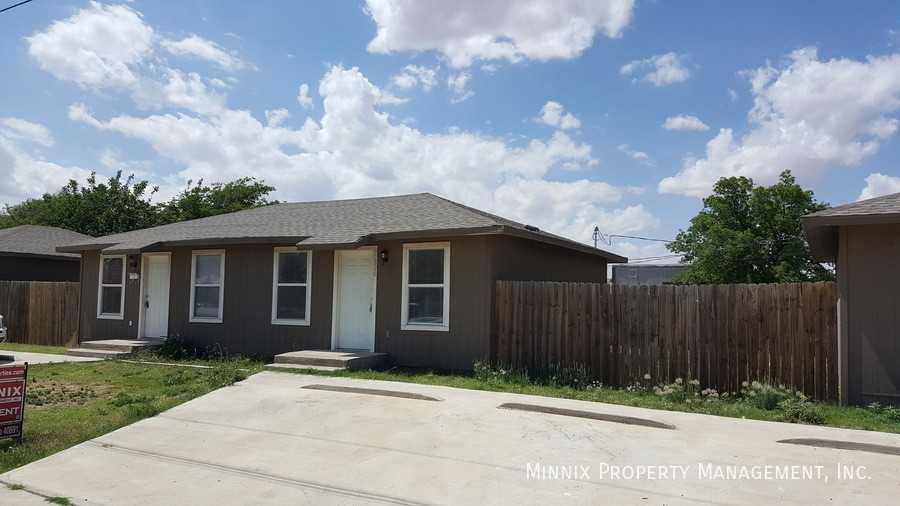 310 E Lynn St - Photo 2 of 23