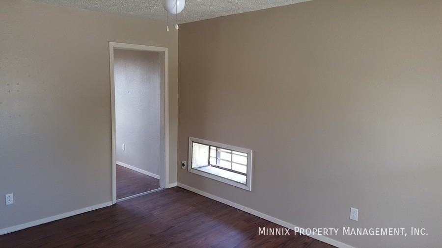 310 E Lynn St - Photo 6 of 23