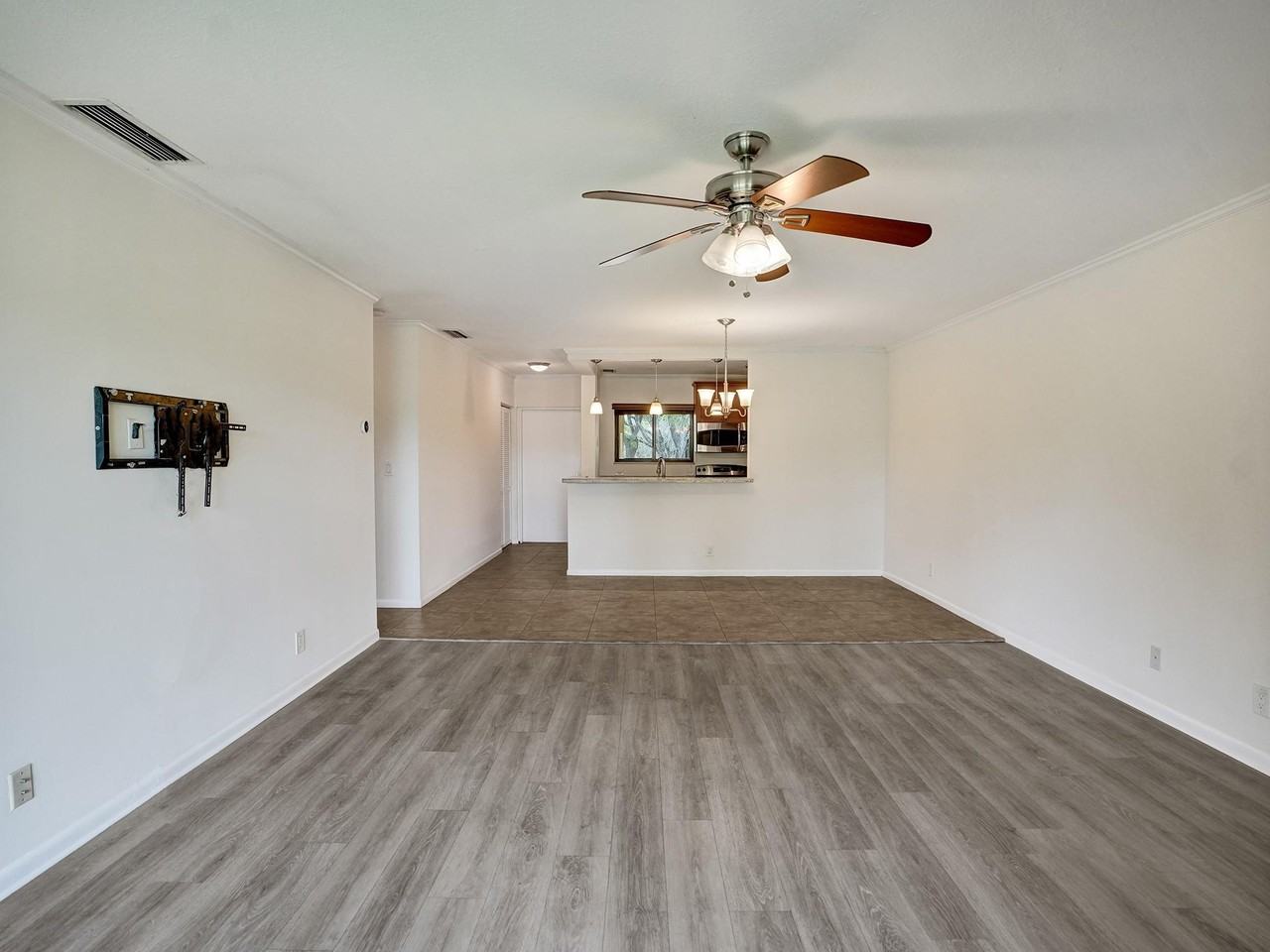 930 Southwest 9th Street Circle #206 - Photo 7 of 10