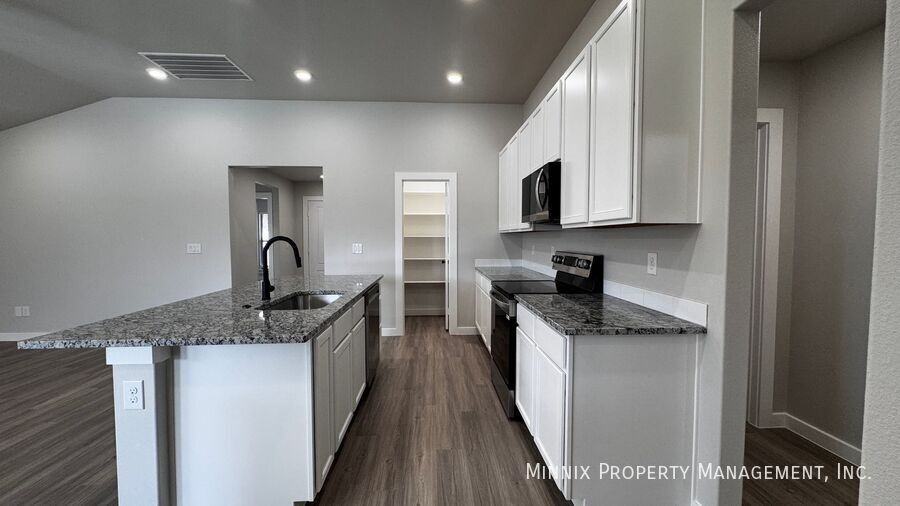 1607 132nd St - Photo 3 of 39