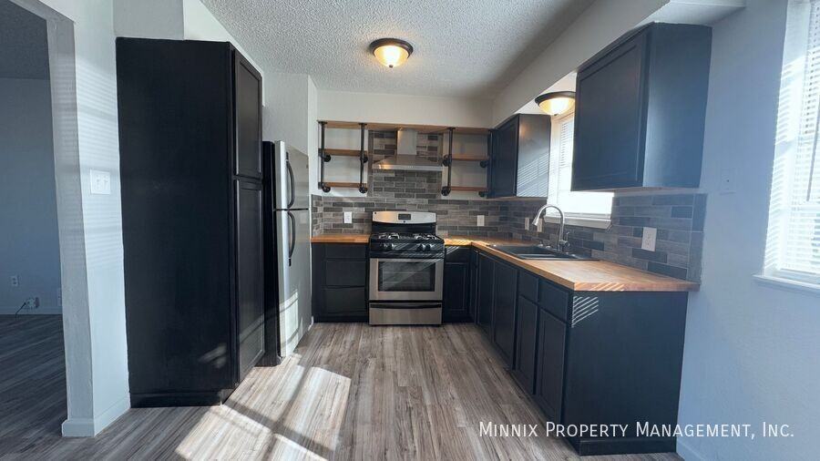 4501 Lehigh St - Photo 6 of 28