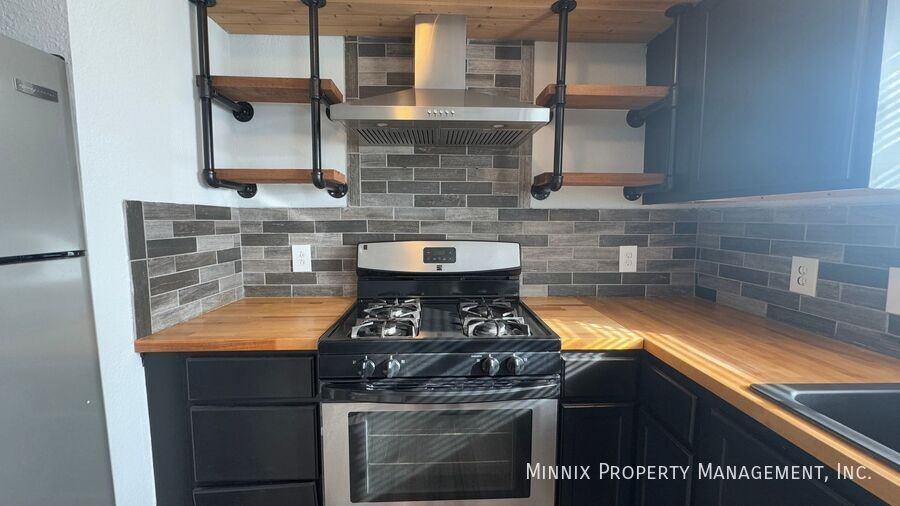 4501 Lehigh St - Photo 7 of 28