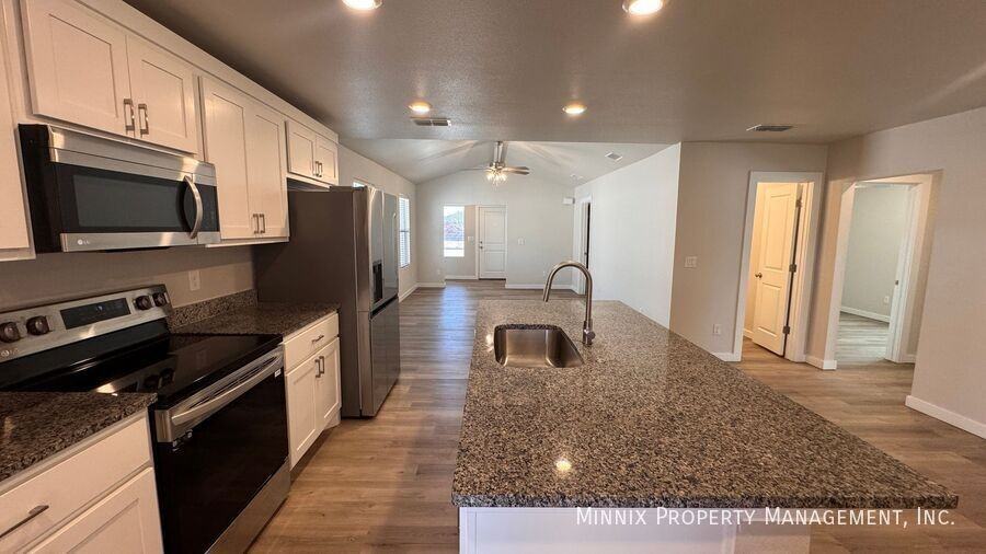 7704 Elm Ave - Photo 4 of 22