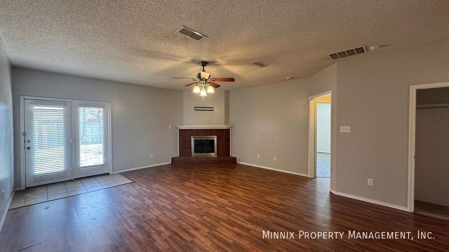 6705 87th St - Photo 3 of 50