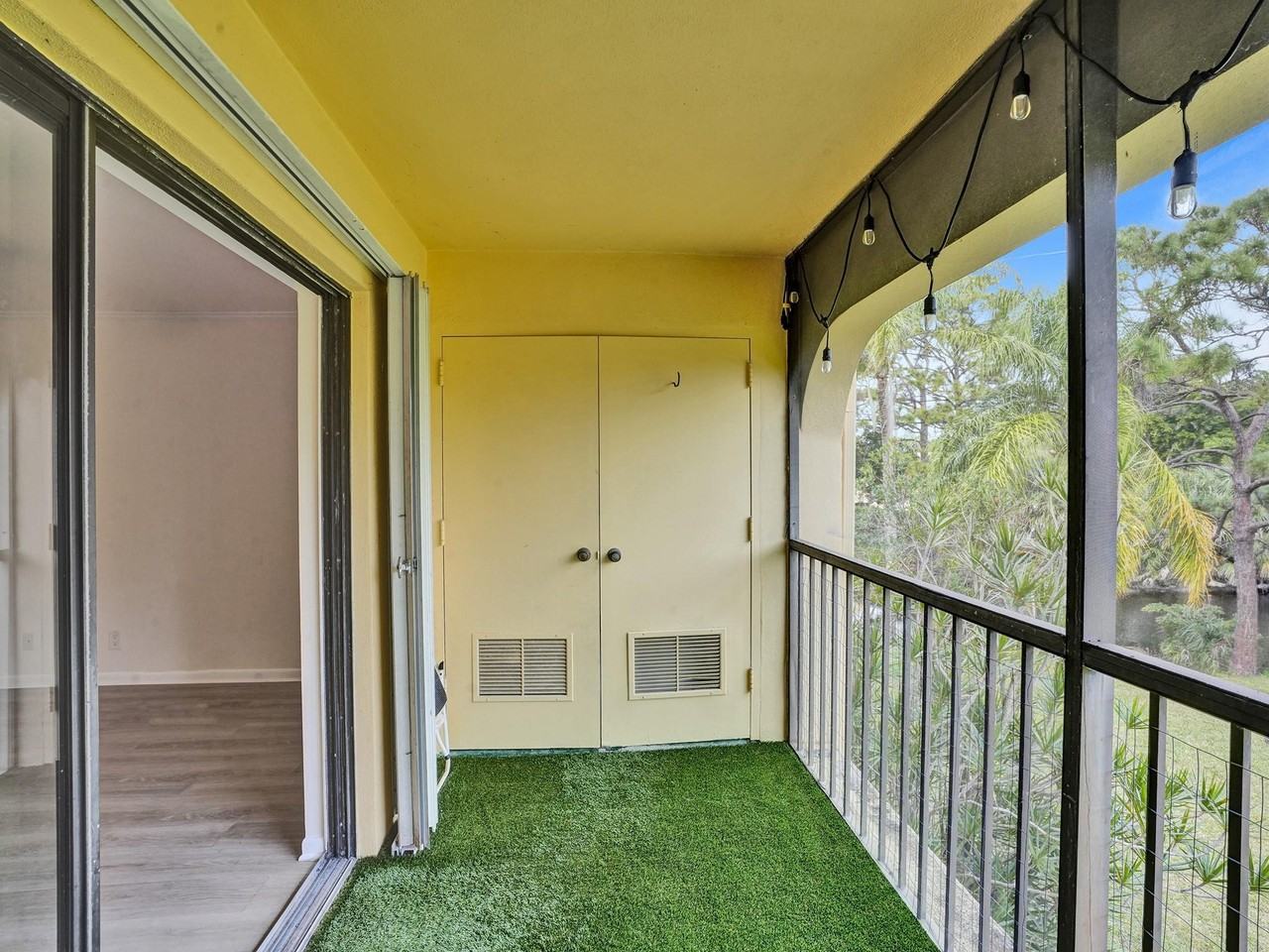 930 Southwest 9th Street Circle #206 - Photo 2 of 10