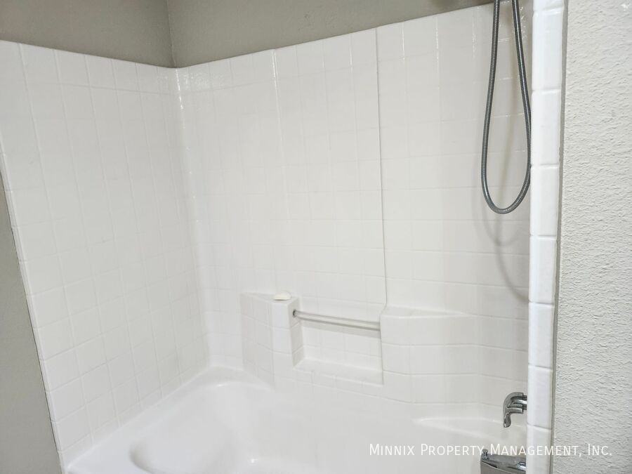 1505 Westminister Ave - Photo 4 of 6