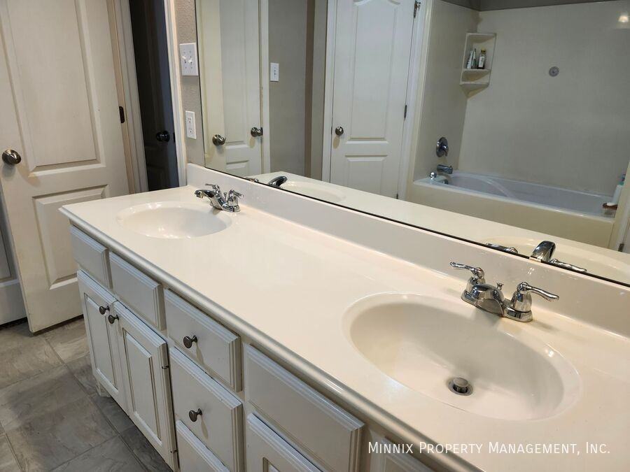 1505 Westminister Ave - Photo 5 of 6