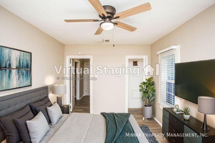 2404 27th St - Photo 2 of 39