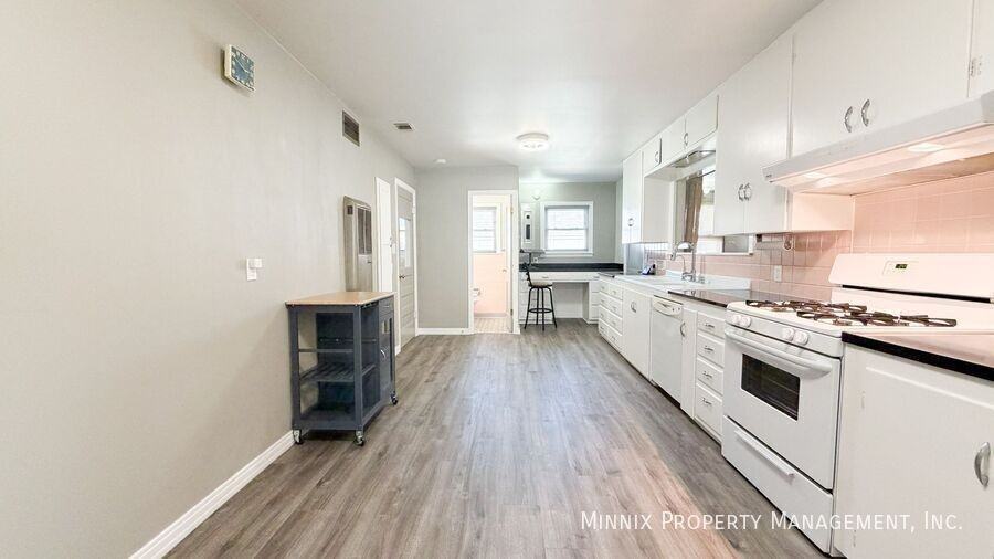 3212 36th St - Photo 7 of 33