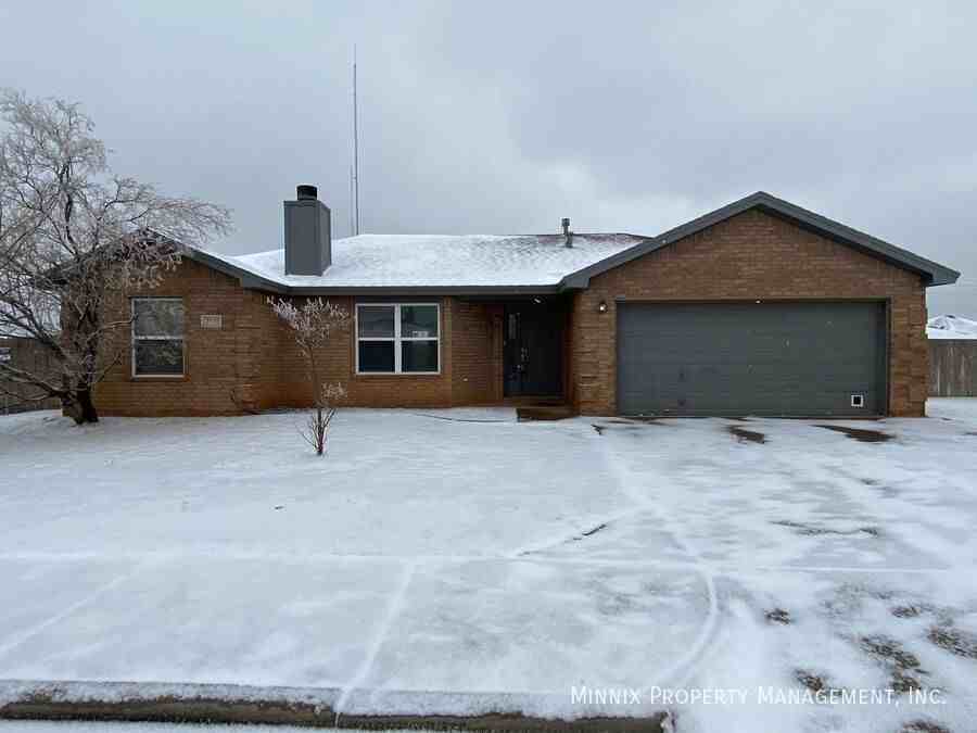 2530 107th Dr - Photo 3 of 18