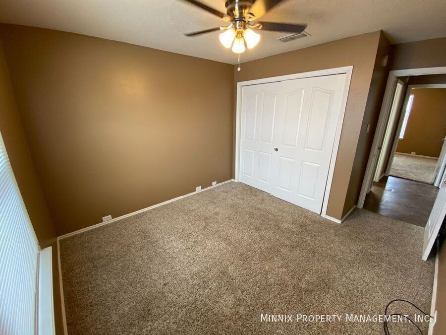 2530 107th Dr - Photo 4 of 18