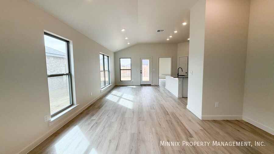 7213 7th St - Photo 4 of 27