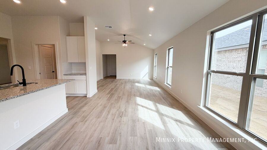 7213 7th St - Photo 5 of 27