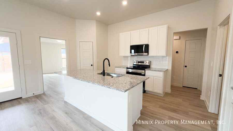 7213 7th St - Photo 7 of 27
