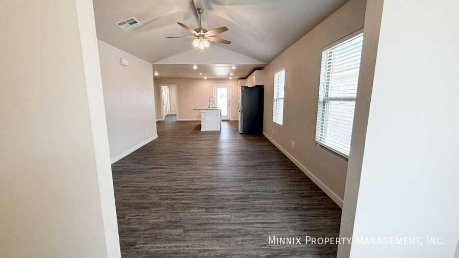 301 E 80th St - Photo 3 of 24