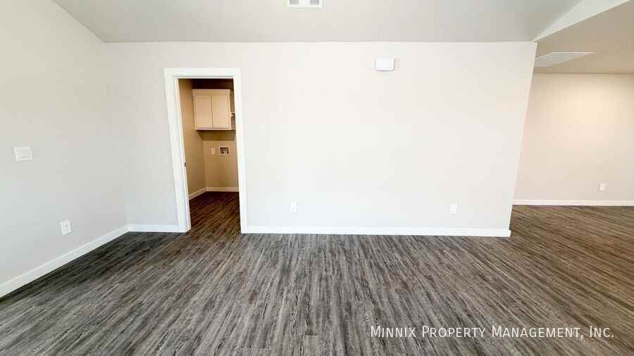 301 E 80th St - Photo 6 of 24