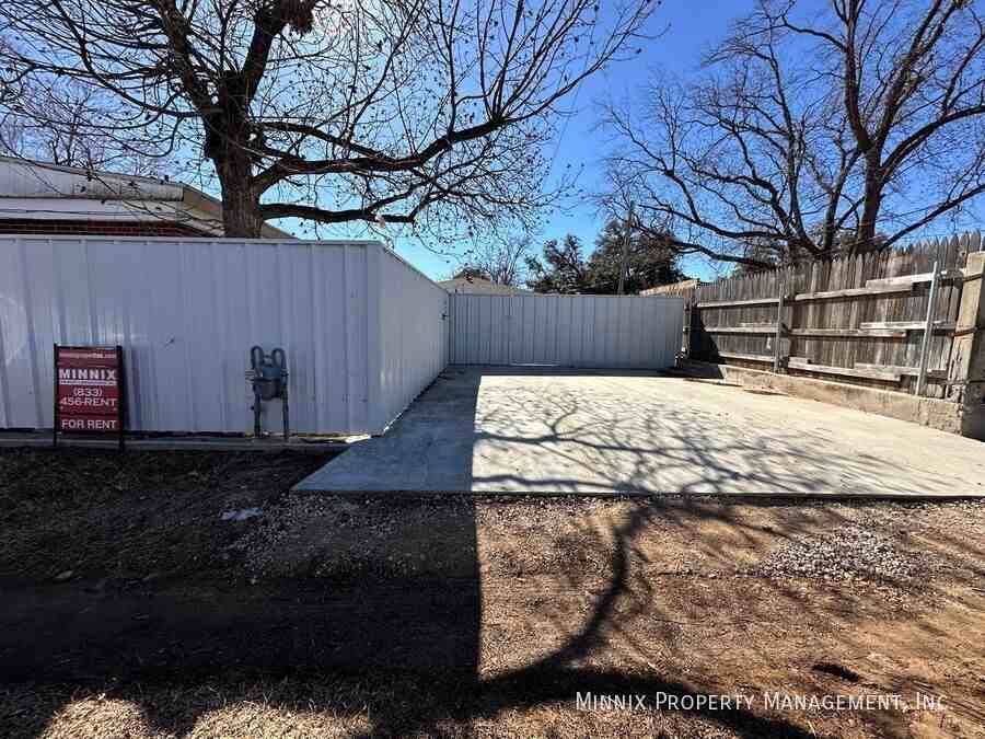 1712 27th St Rear - Photo 3 of 23