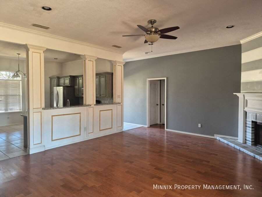 1923 76th St - Photo 4 of 14