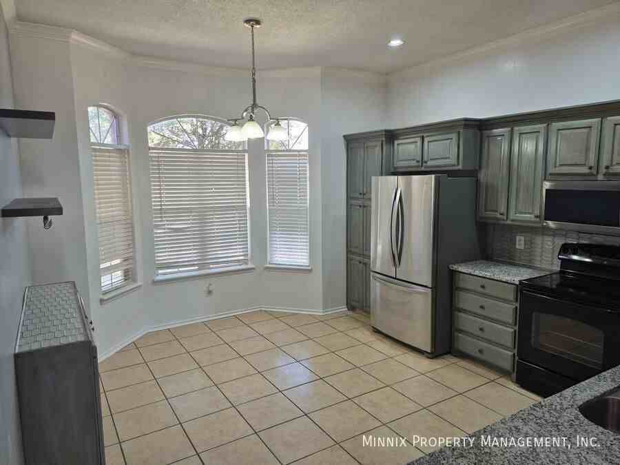 1923 76th St - Photo 5 of 14