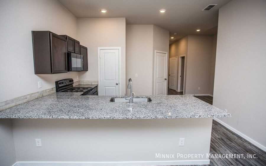 1639 133rd St #B - Photo 2 of 5