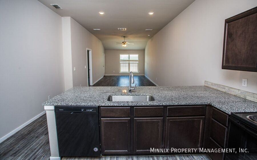 1639 133rd St #B - Photo 3 of 5