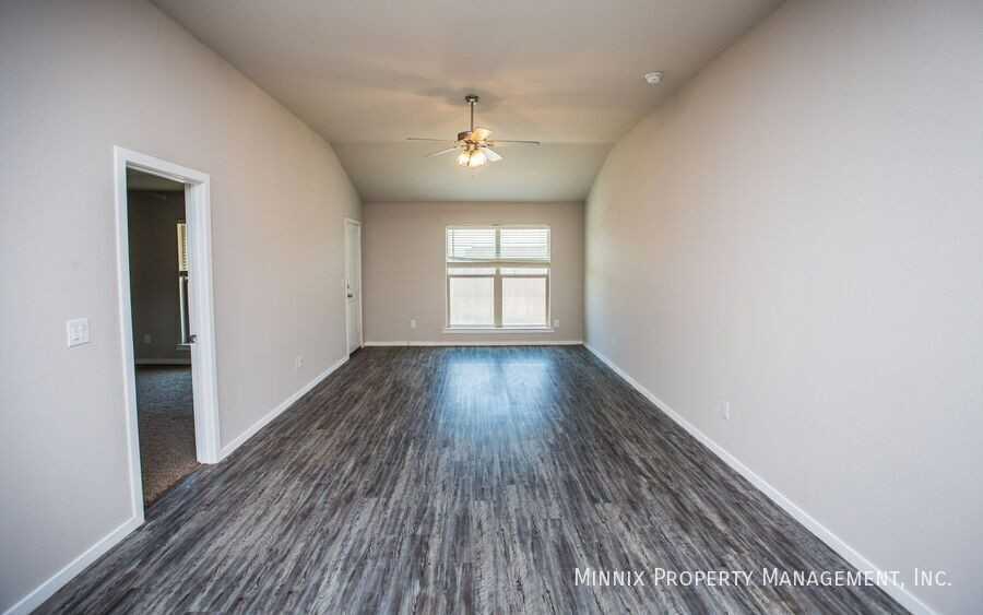 1639 133rd St #B - Photo 4 of 5