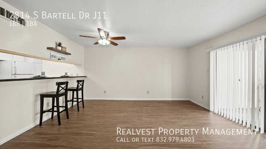 2814 S Bartell Dr Apt J11 - Photo 3 of 9