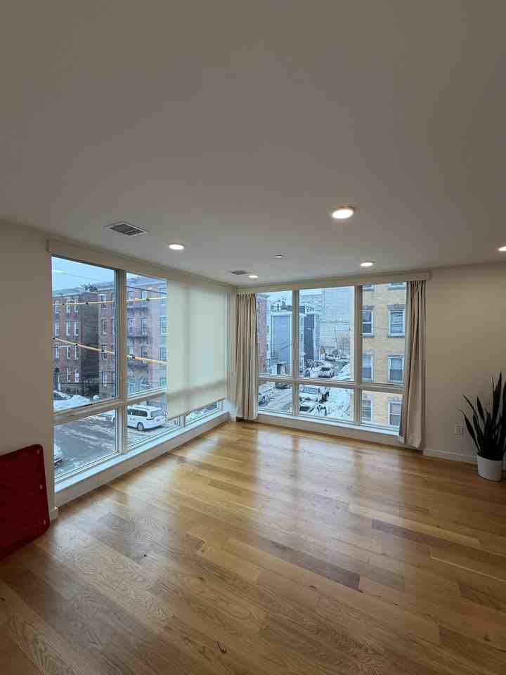 178 Gove St #3 - Photo 7 of 21