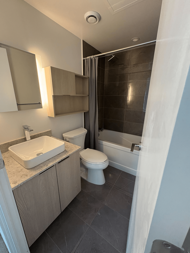 501 Yonge Street - Photo 6 of 9