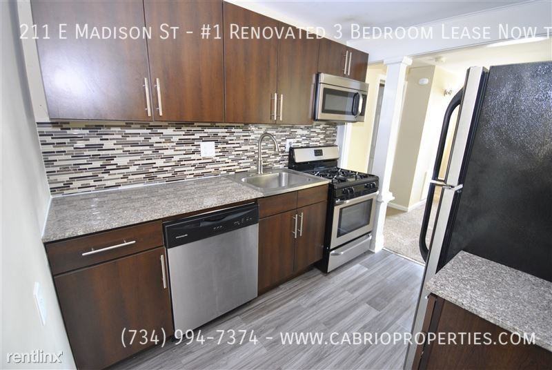 211 E Madison St - Photo 4 of 9