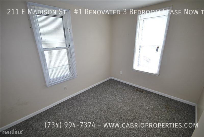 211 E Madison St - Photo 6 of 9