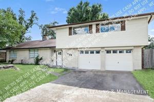 featured image of 1385 Howell St