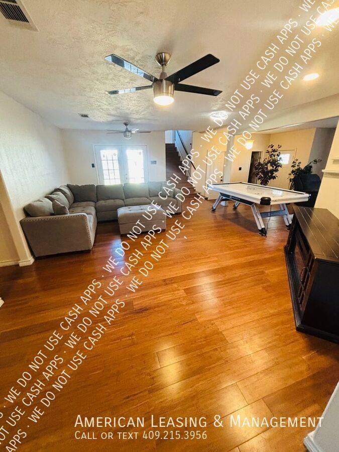 1385 Howell St - Photo 2 of 13