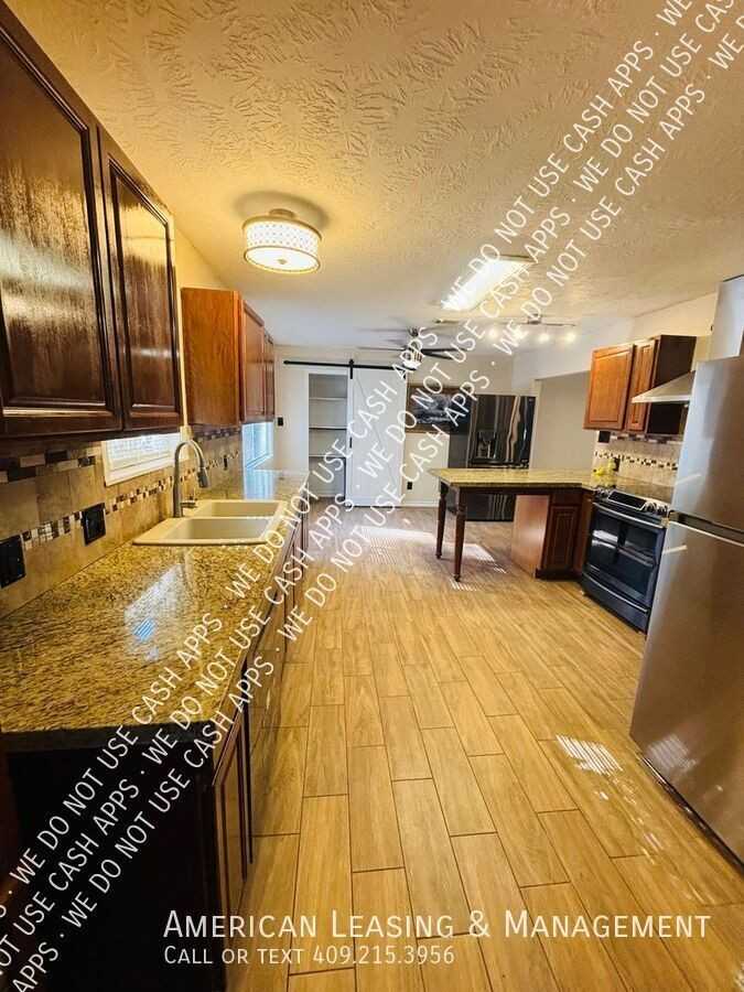 1385 Howell St - Photo 6 of 13