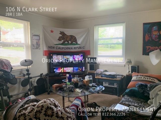 106 N Clark St - Photo 3 of 8