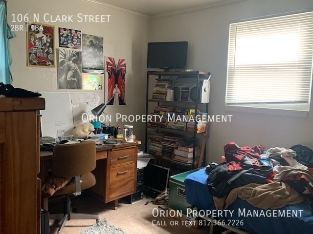 106 N Clark St - Photo 7 of 8