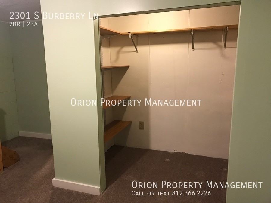 2301 S Burberry Ln - Photo 5 of 9