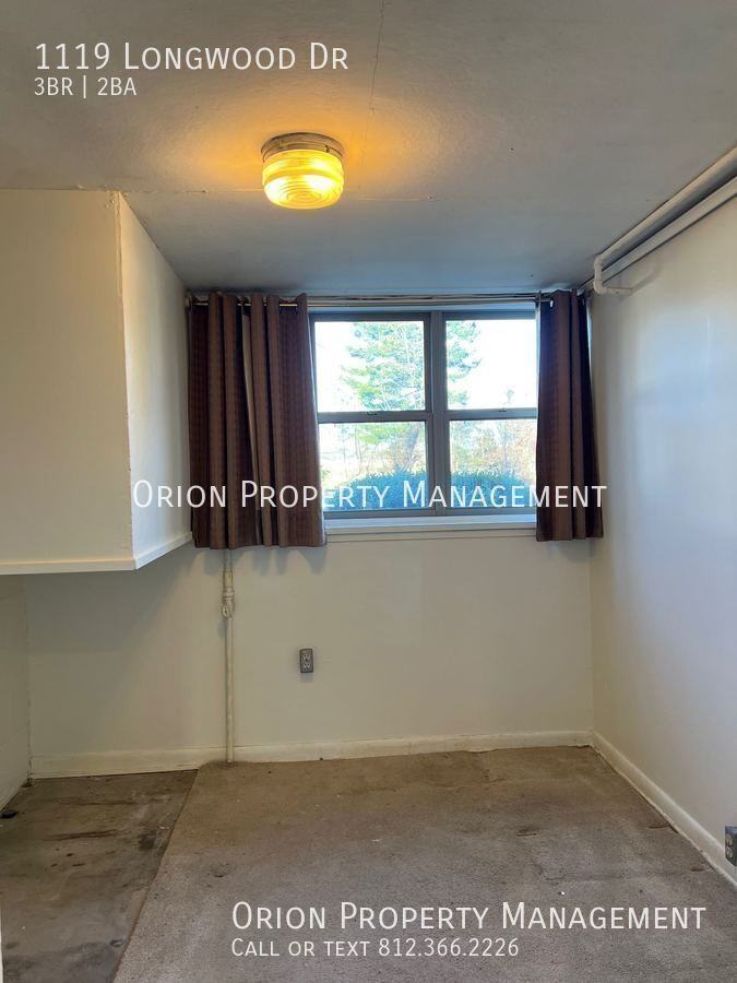 1119 S Longwood Dr - Photo 4 of 13