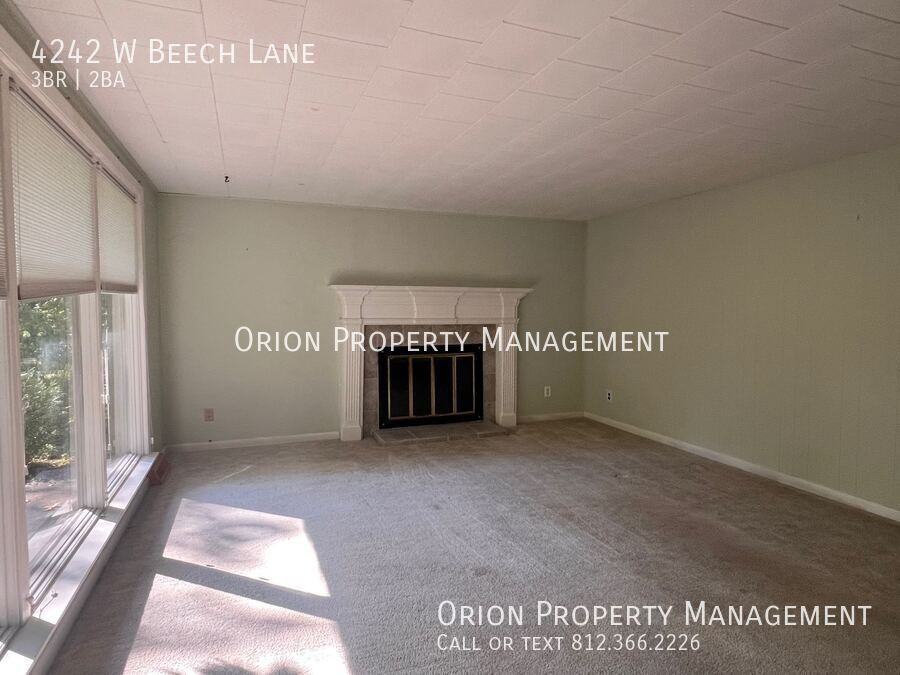 4242 W Beech Ln - Photo 2 of 14