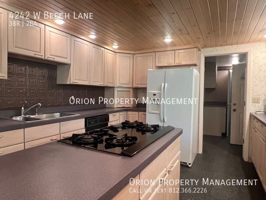 4242 W Beech Ln - Photo 6 of 14