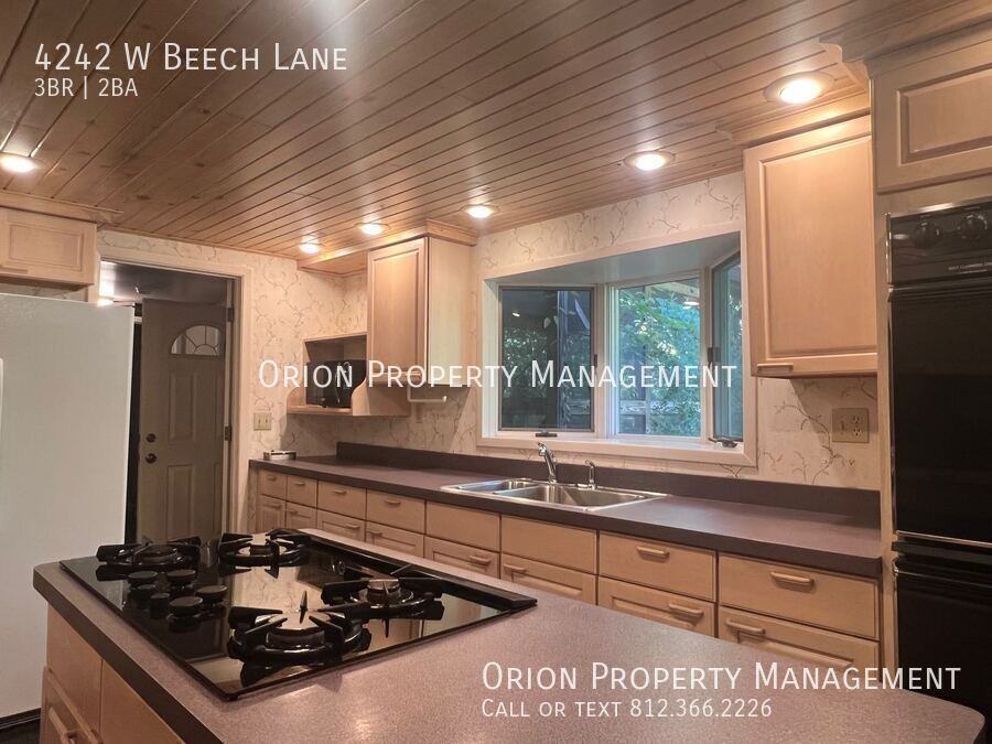 4242 W Beech Ln - Photo 7 of 14