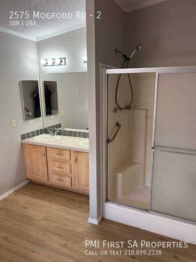 2575 Mogford Rd #2 - Photo 6 of 8