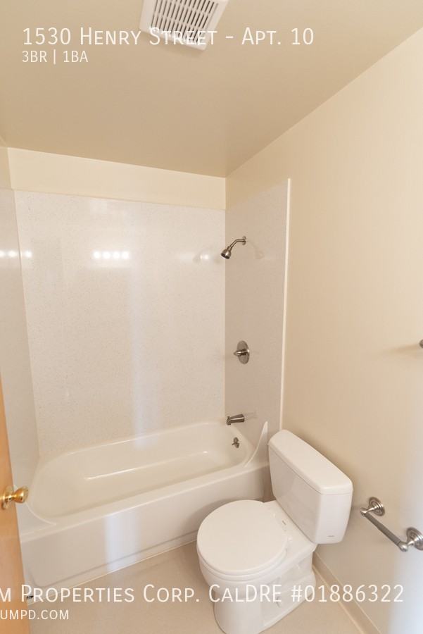 1530 Henry St #10 - Photo 4 of 14