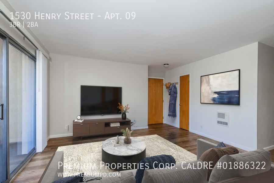 1530 Henry St #09 - Photo 4 of 19