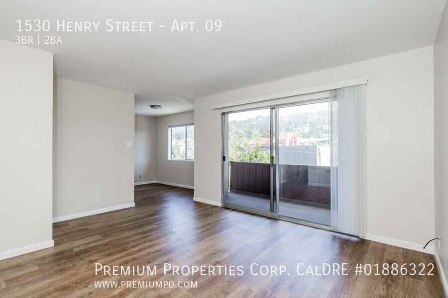 1530 Henry St #09 - Photo 6 of 19