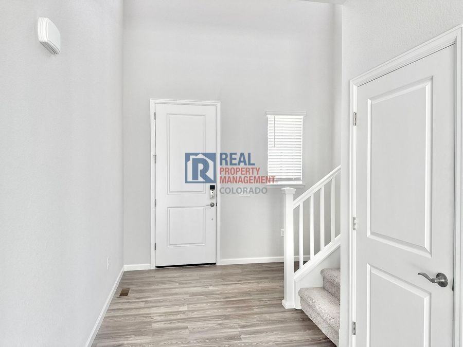 1336 Brookfield Pl - Photo 4 of 31