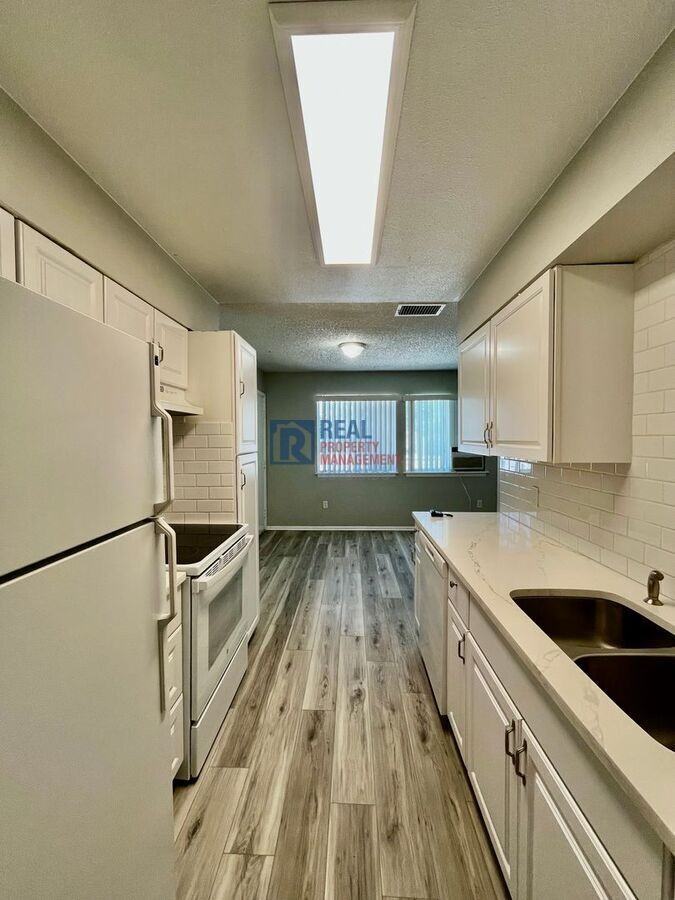 8100 W Quincy Ave #N13 - Photo 7 of 15