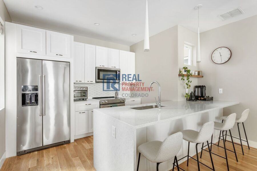 1262 Yates St #3 - Photo 7 of 28