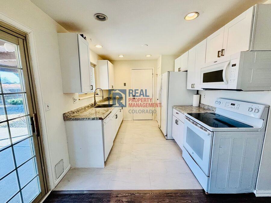 2909 W 11th Avenue Cir - Photo 4 of 15